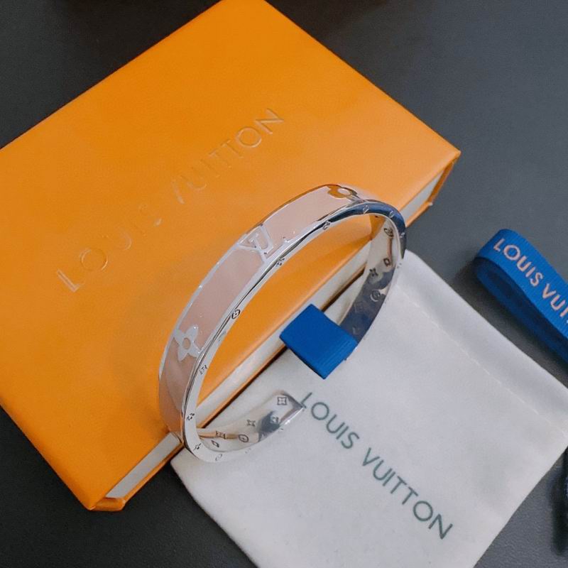 LV Bracelet 03lyr210