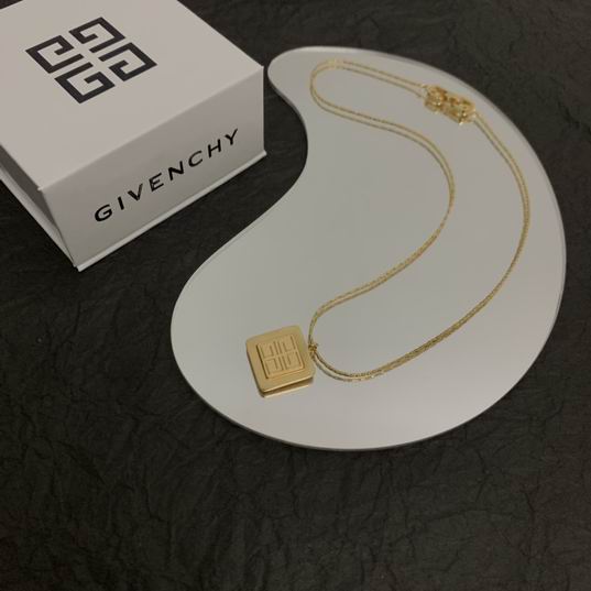 Givenchy necklace 05lyh07