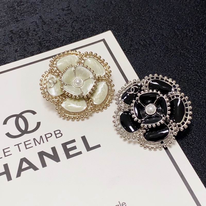 Chanel Brooch 1lyx23