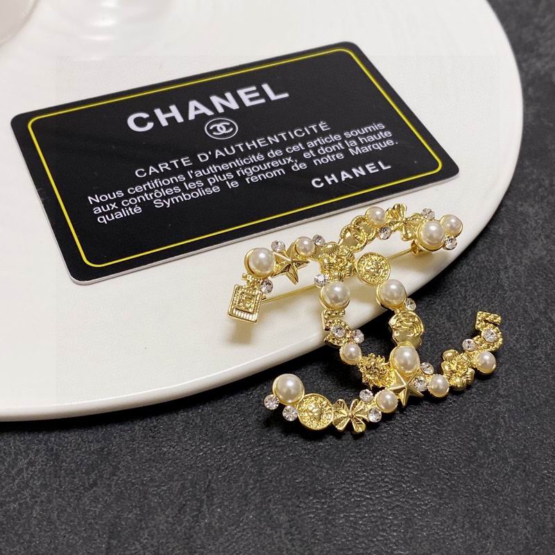 Chanel Brooch 1lyx36