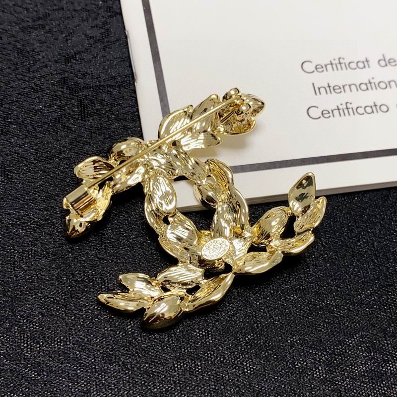 Chanel Brooch 1lyx39