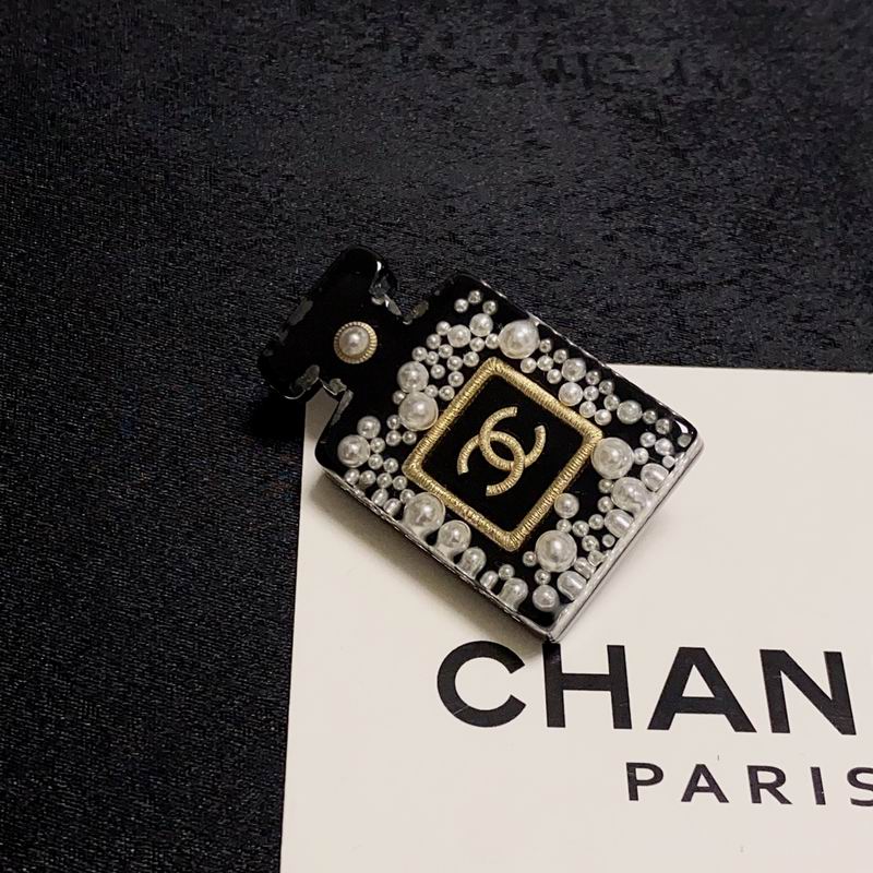 Chanel Brooch 1lyx43