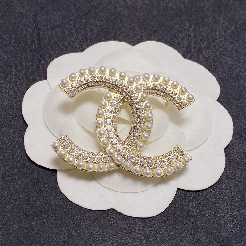 Chanel Brooch 1lyx55