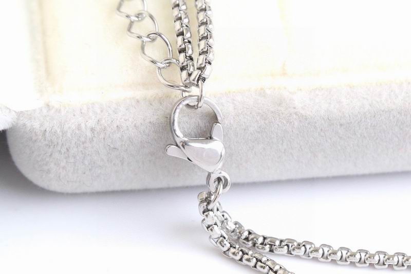 Armani necklace 11lyx4