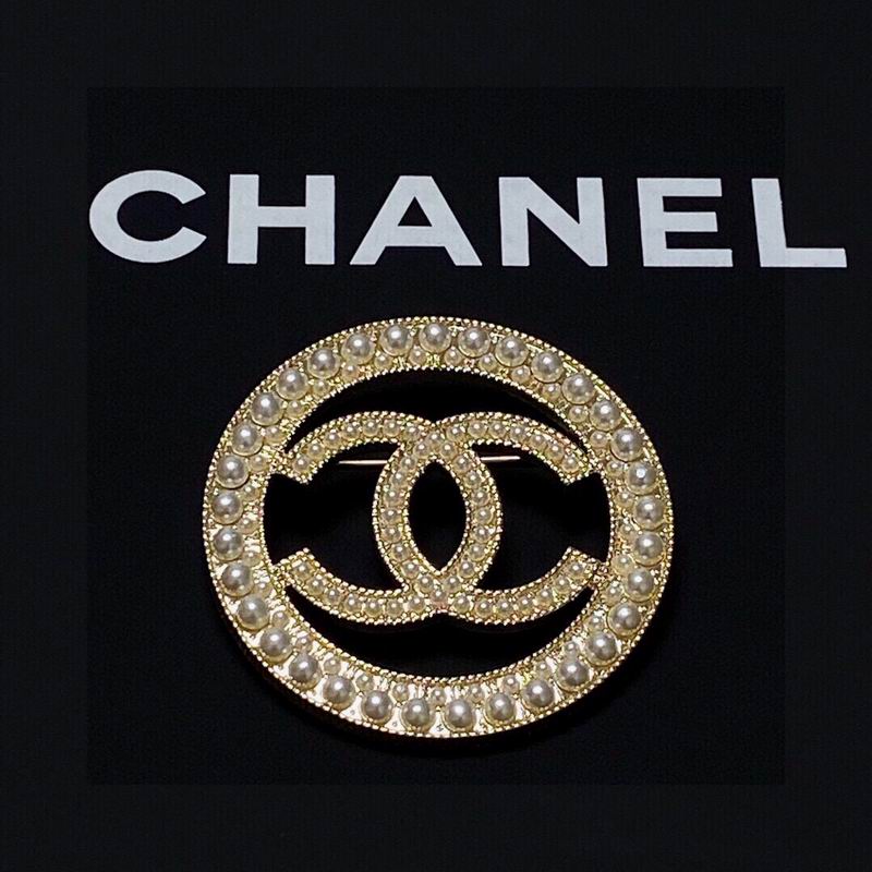 Chanel Brooch 1lyx2