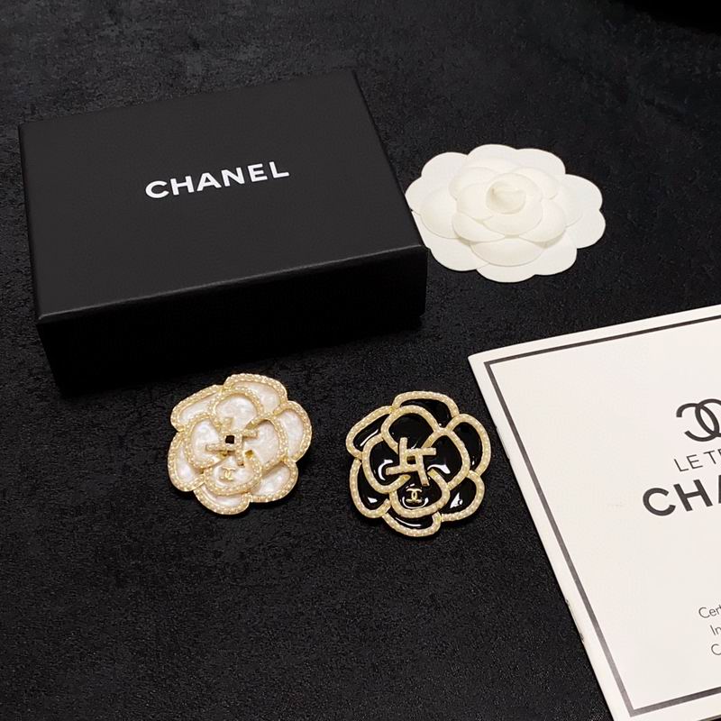 Chanel Brooch 1lyx3