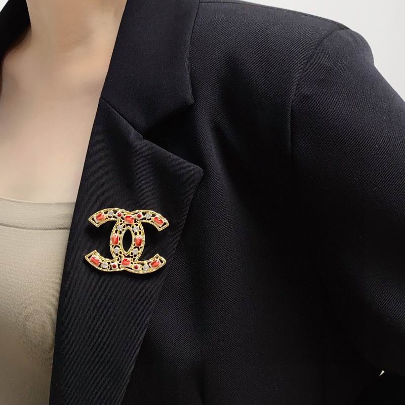 Chanel Brooch 1lyx1