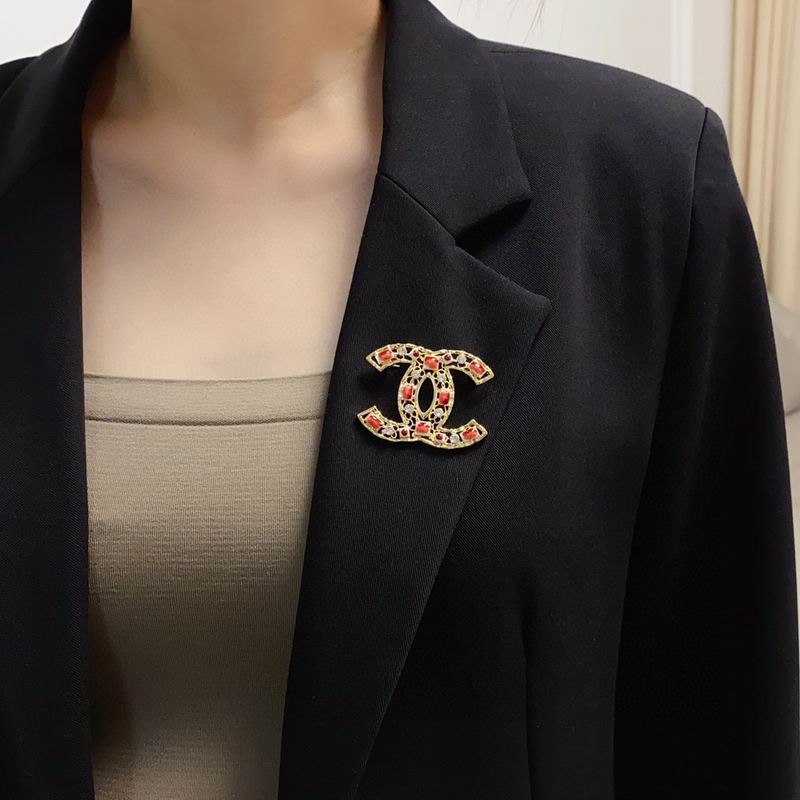 Chanel Brooch 1lyx1