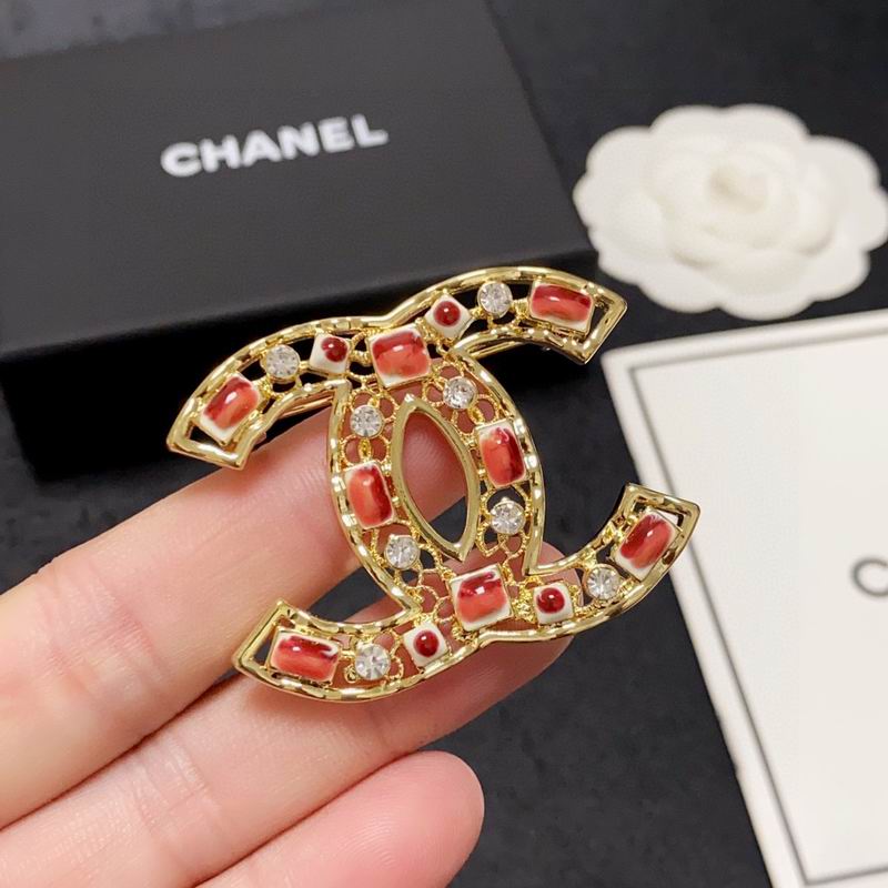 Chanel Brooch 1lyx1