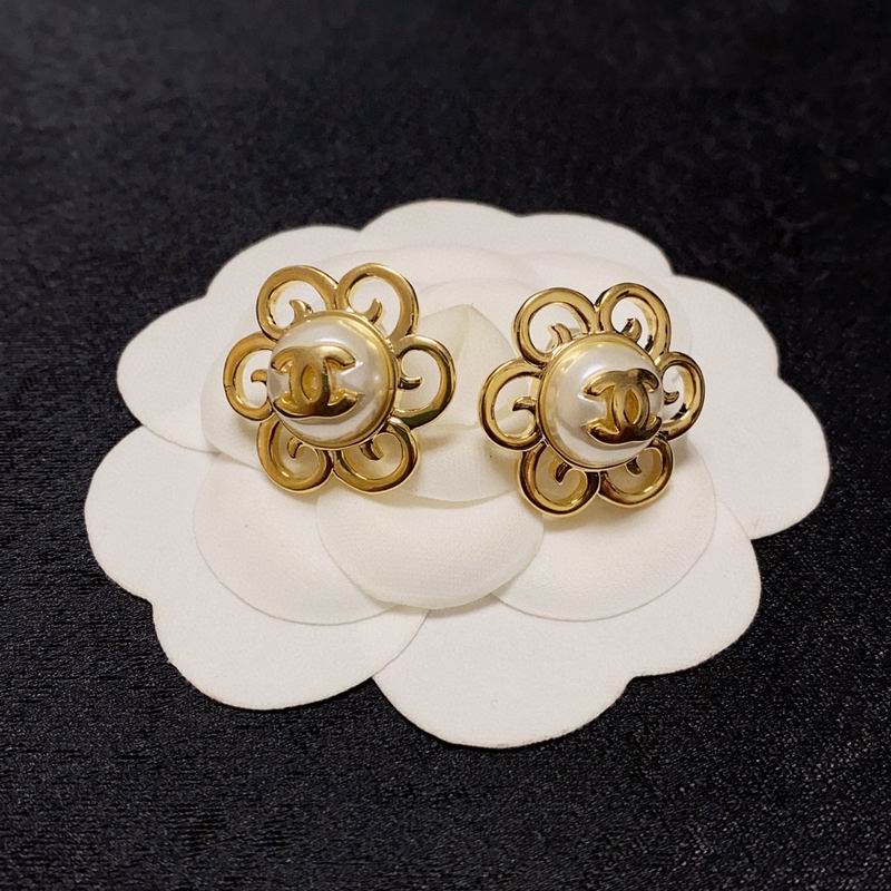 Chanel earing 1lyx3