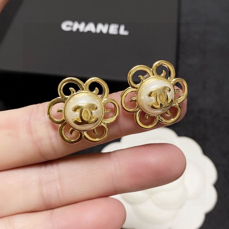 Chanel earing 1lyx3