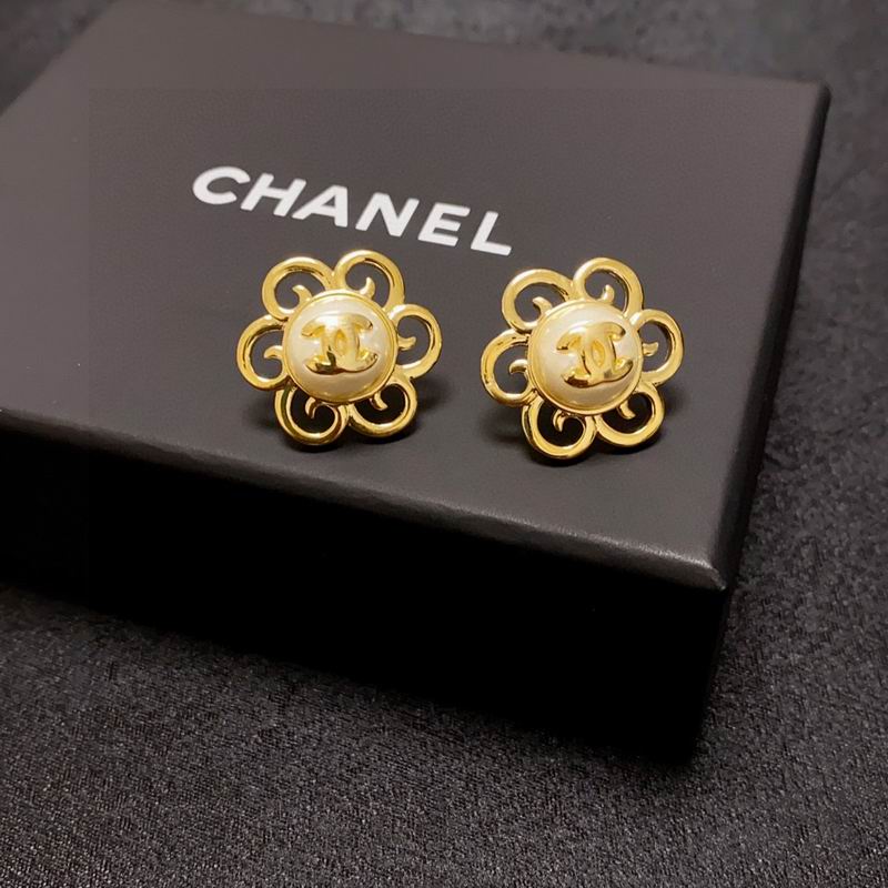 Chanel earing 1lyx3