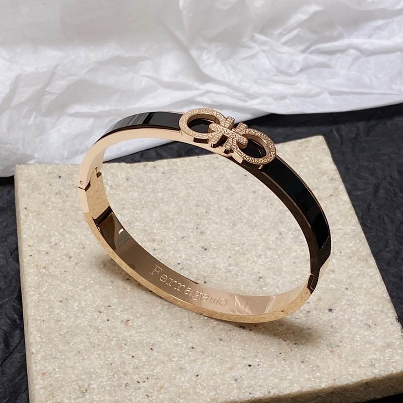 Ferragamo bracelet lyr1 0227