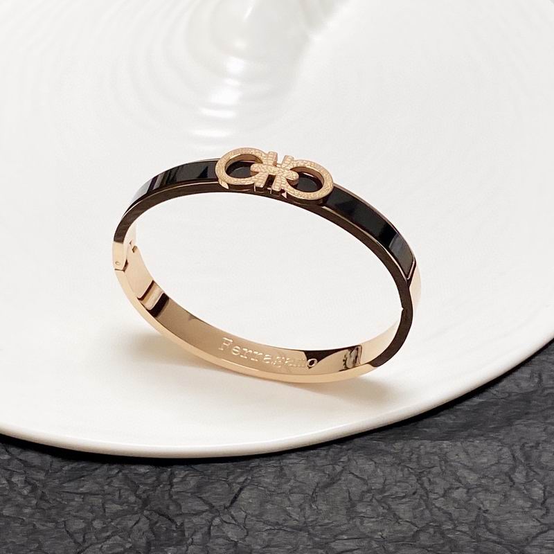 Ferragamo bracelet 1lyr2