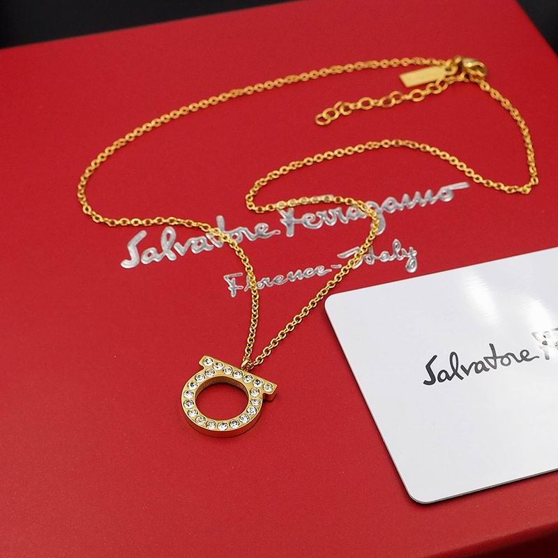 Ferragamo necklace 11lyr1