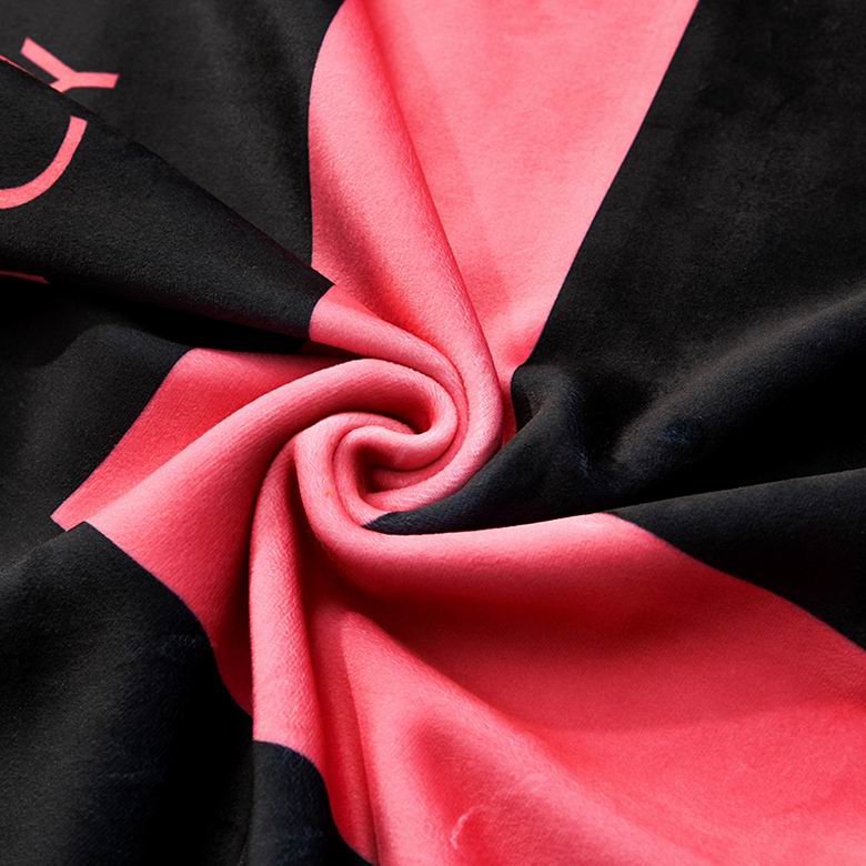 Givenchy 1.5x1.5m 1.5x2.0m 2.0x2.3m 03