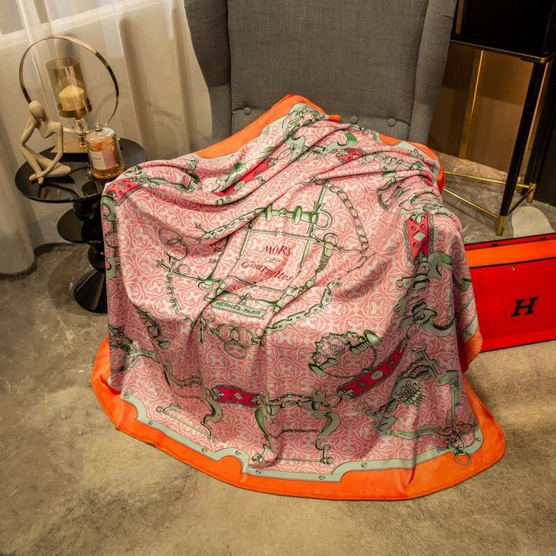 Hermes 1.5x1.5m 1.5x2.0m 2.0x2.3m 52