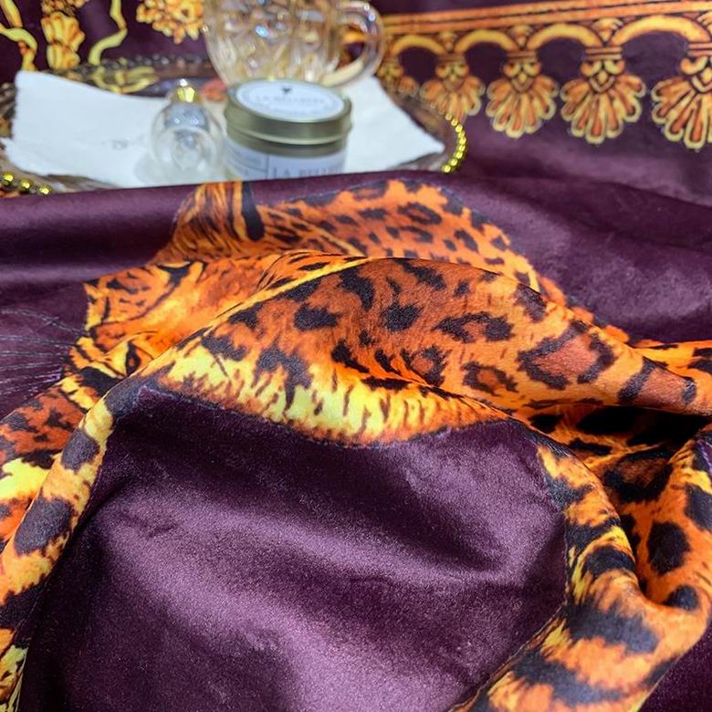 Versace 1.5x1.5m 1.5x2.0m 2.0x2.3m 31