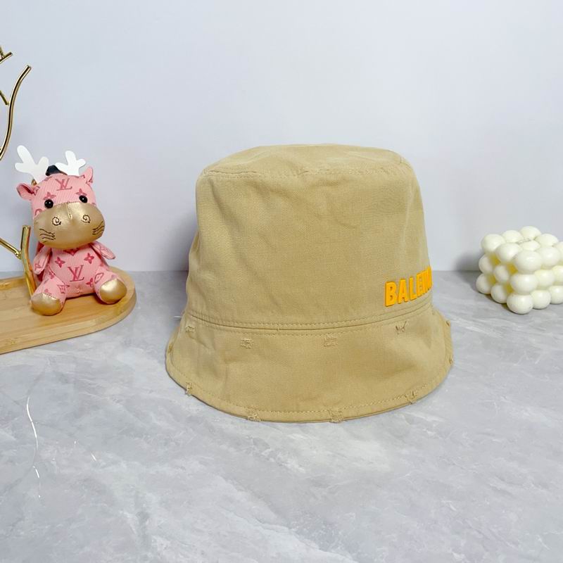 Balenciaga hat dx10