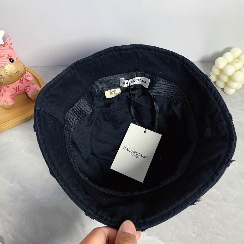 Balenciaga hat dx10